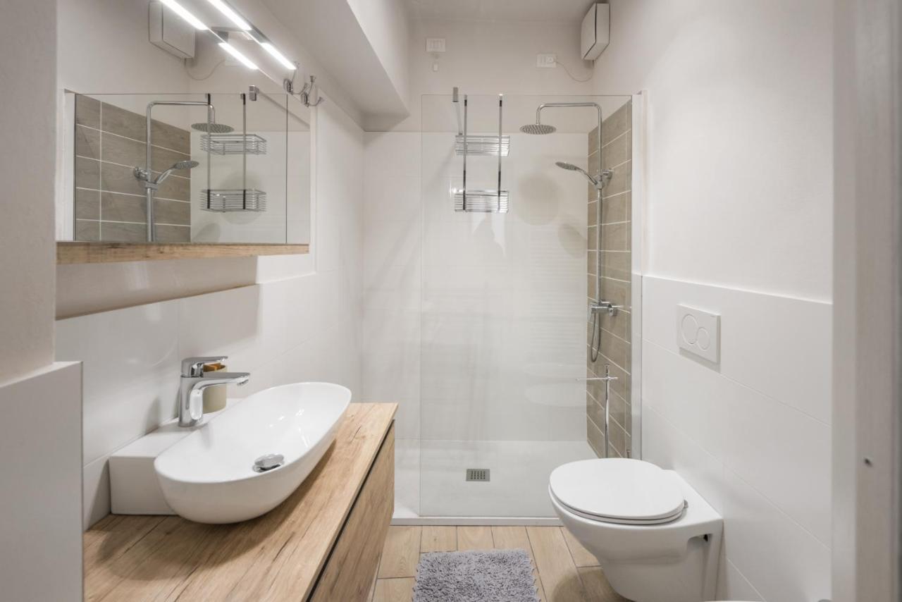 Flats4Rent Irene Apartment เวโรนา ภายนอก รูปภาพ