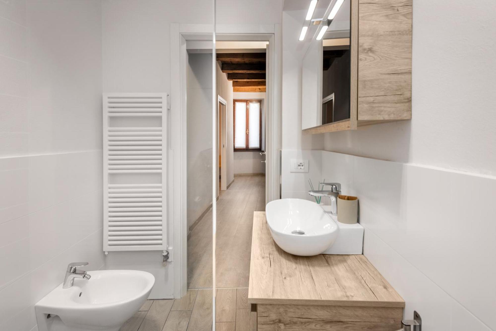 Flats4Rent Irene Apartment เวโรนา ภายนอก รูปภาพ